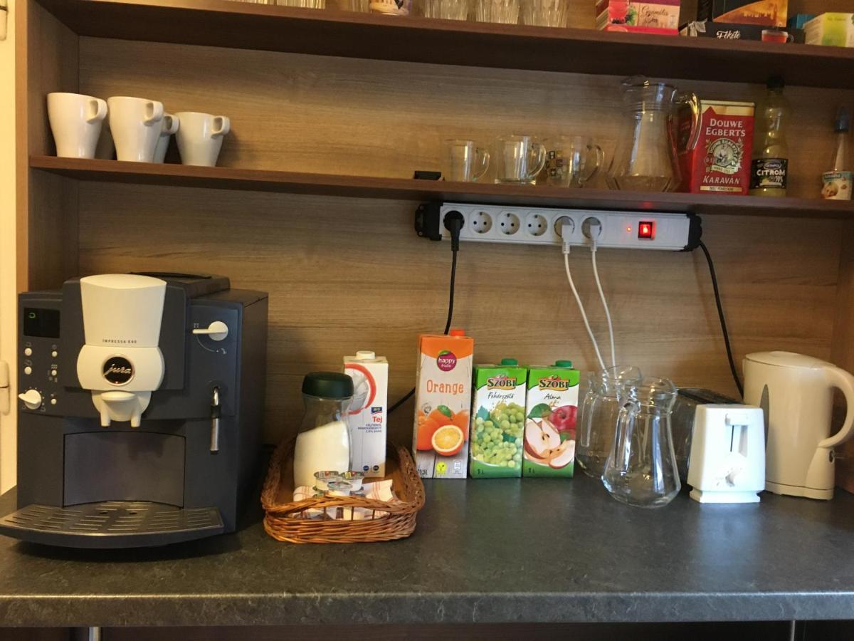 Toronyi Vendeghaz Hotel Bagian luar foto