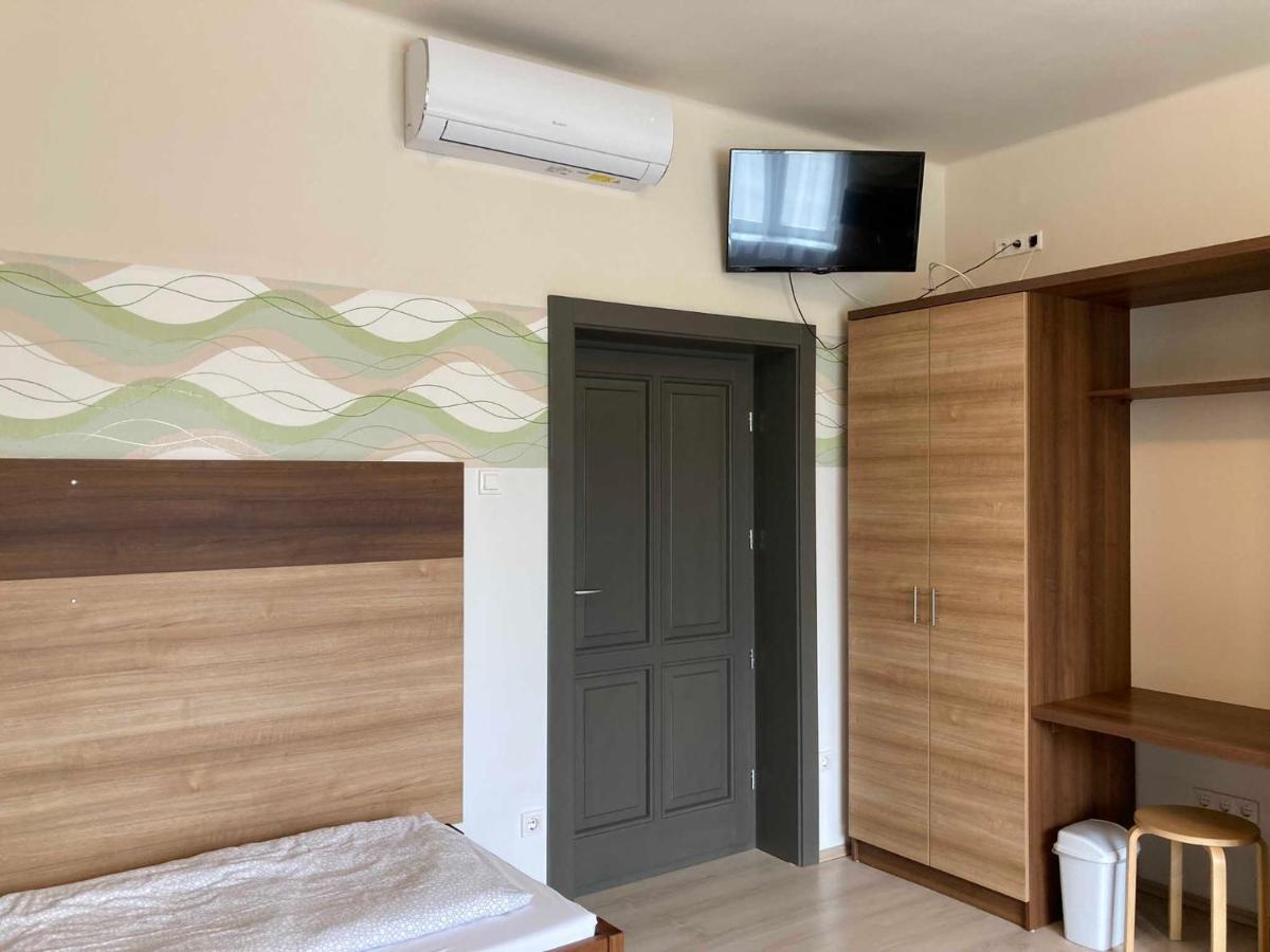 Toronyi Vendeghaz Hotel Bagian luar foto