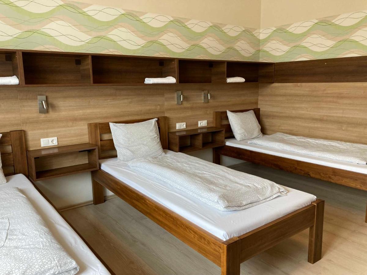 Toronyi Vendeghaz Hotel Bagian luar foto