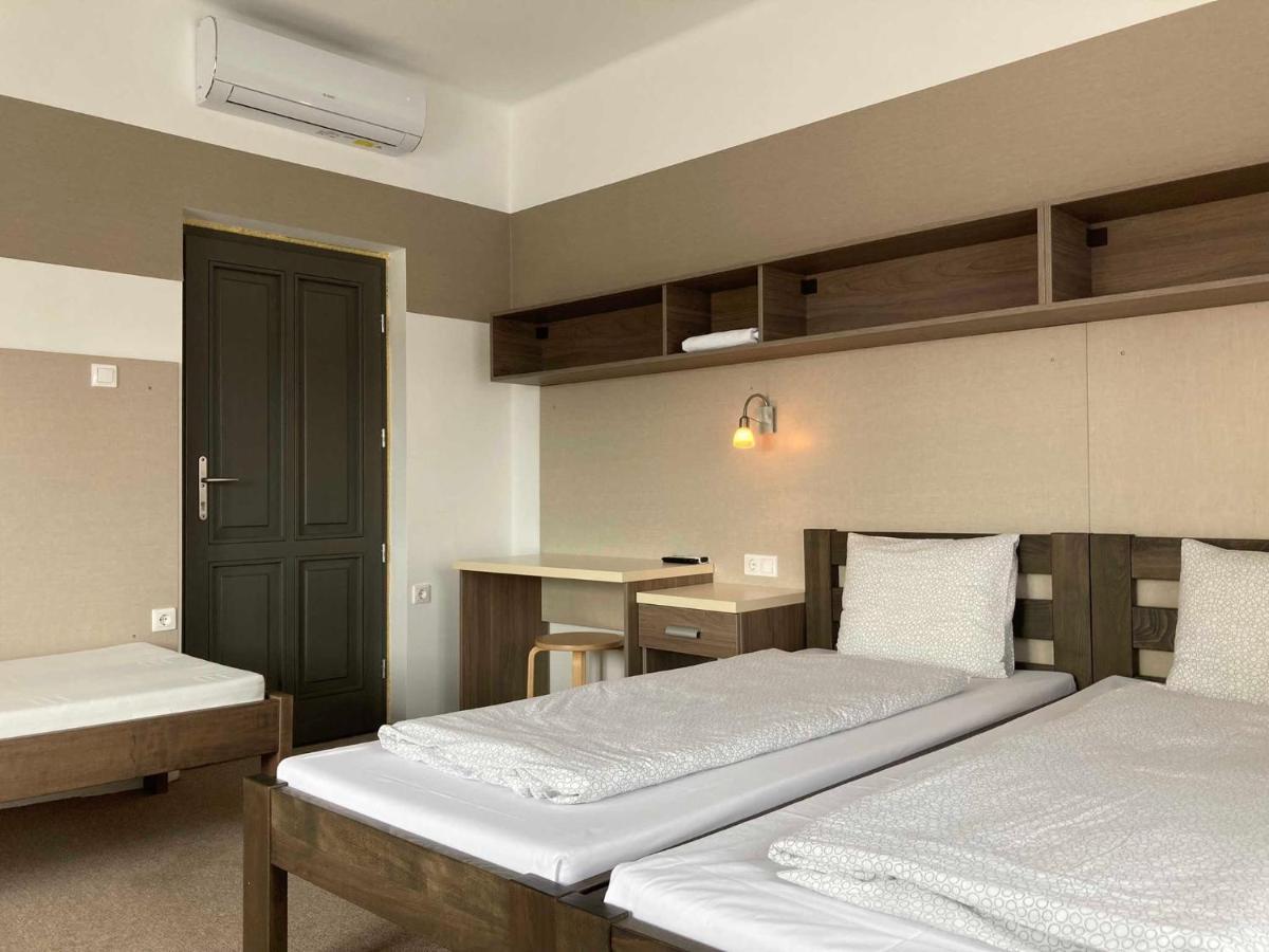 Toronyi Vendeghaz Hotel Bagian luar foto