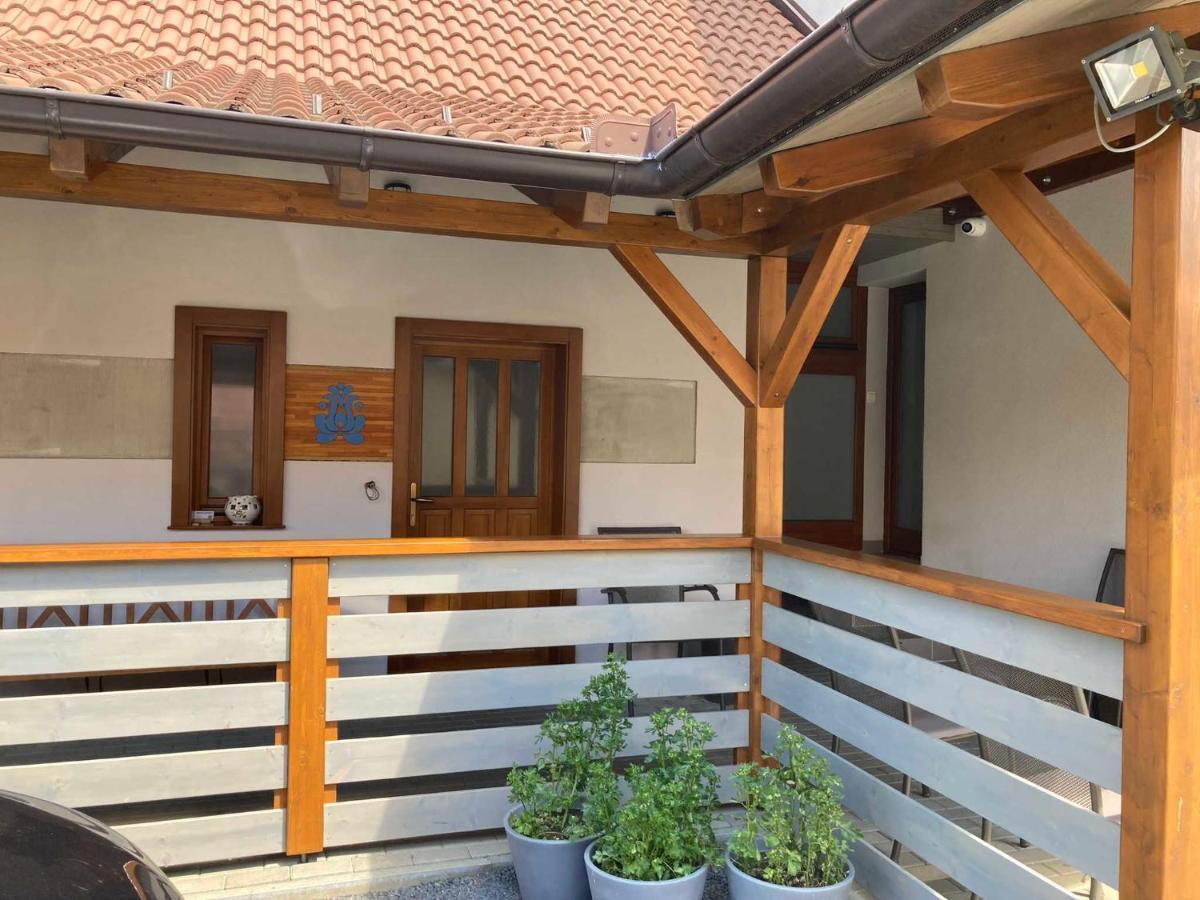 Toronyi Vendeghaz Hotel Bagian luar foto