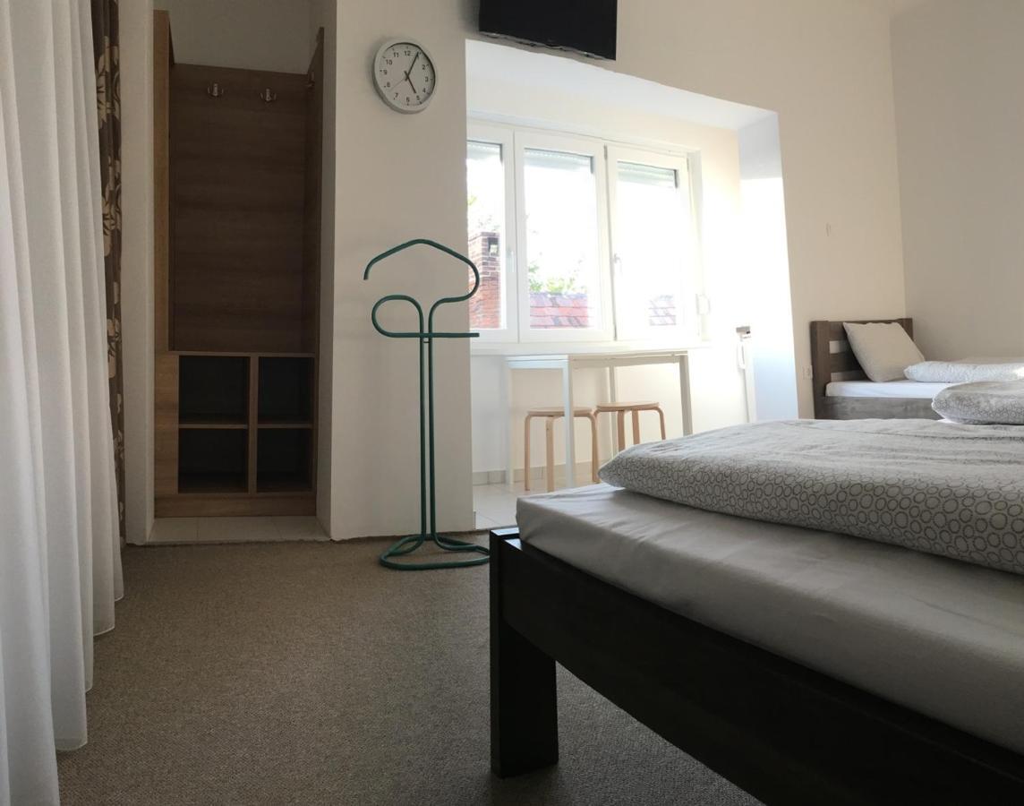 Toronyi Vendeghaz Hotel Bagian luar foto